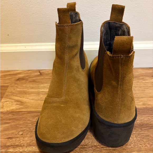 Fly London Tan Suede Chunky Heeled Chelsea Boots - Picture 10 of 11